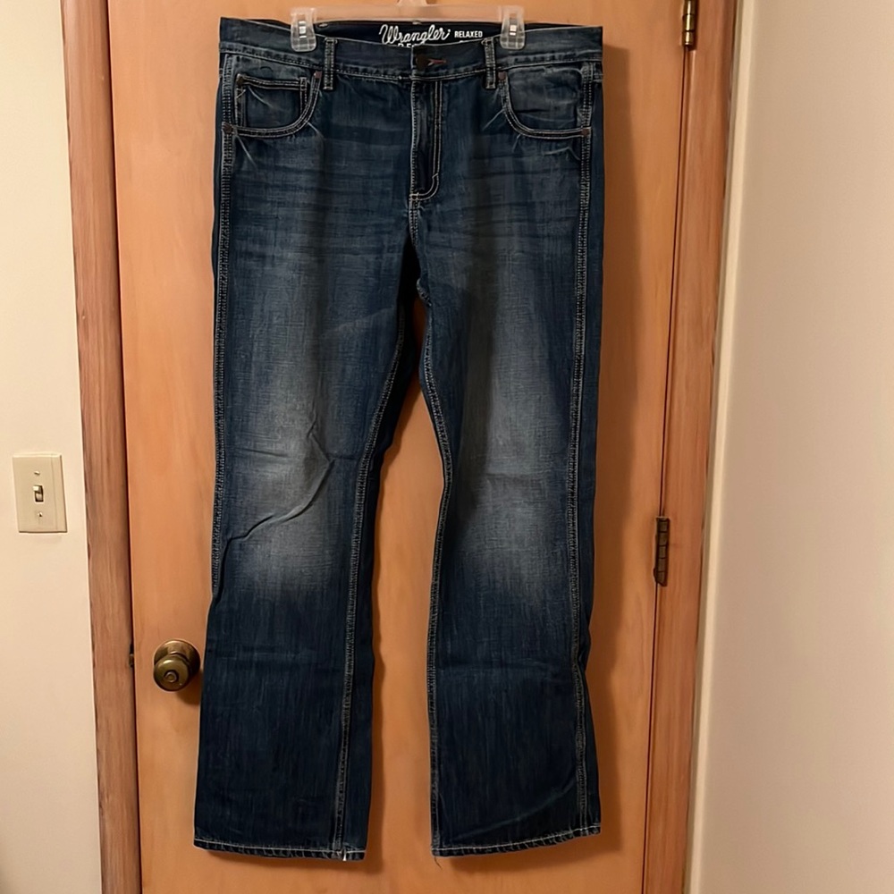Wrangler Retro Men’s Relaxed Bootcut Jeans
Size 36x36 Dark Blue Wash
